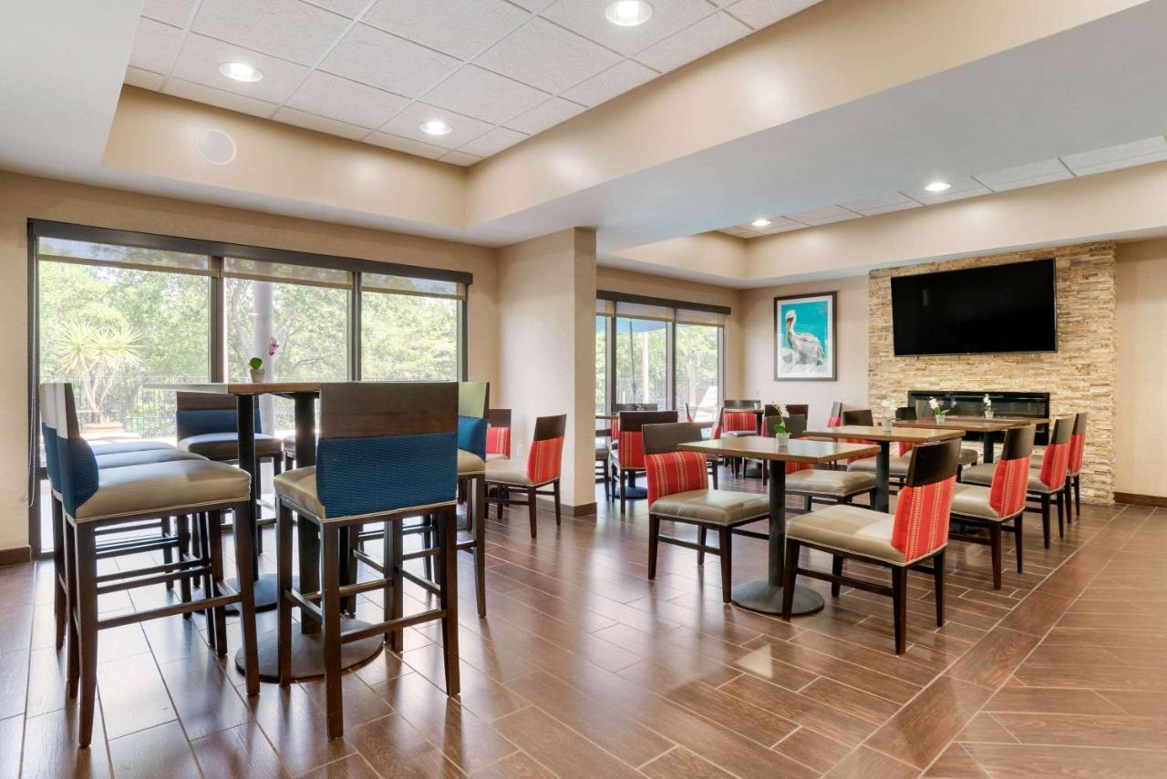 Comfort Suites Tallahassee Capitol - University Area Екстериор снимка